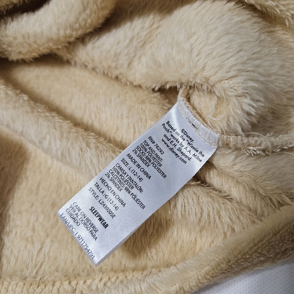 Disney 100 Winnie the Pooh Women’s Size Large Pajama Top Plush Embroidered - Picture 3 of 6